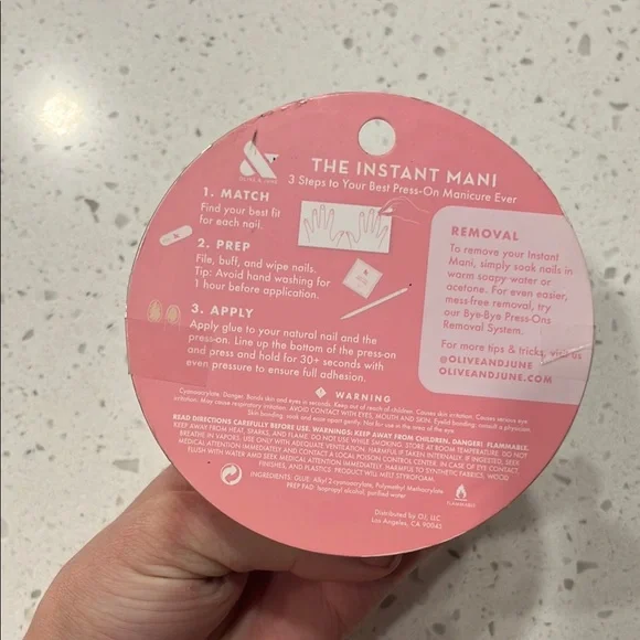 Olive and Ivy Press-On Nails - The Instant Mani - Limited Edition Navy Floral - Picture 2 of 3